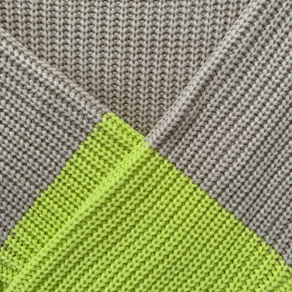 Sweater - Picture 4 of 4